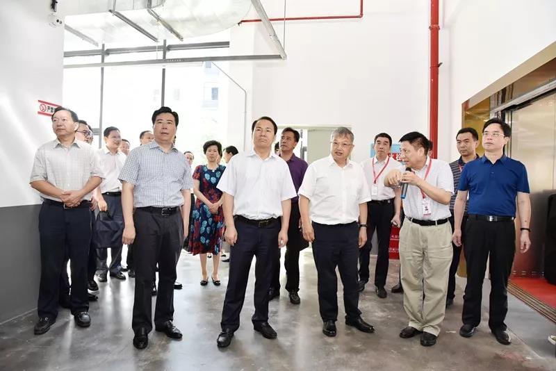 省人大常委會副主任王柯敏一行赴瀏陽高新區啟泰傳感調研科技創新工作